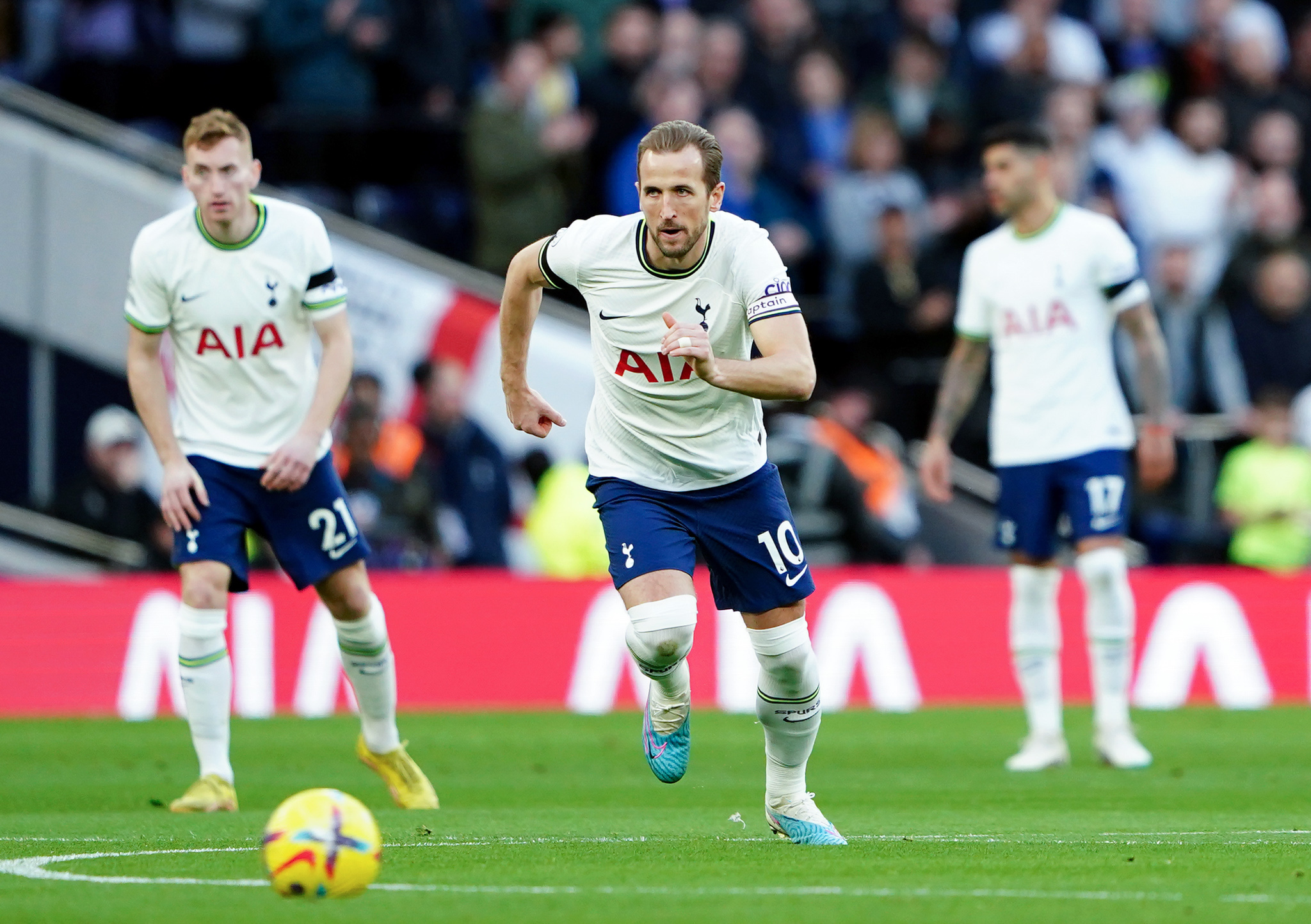 M.U còn phải kiêng dè một đối thủ khác là Tottenham